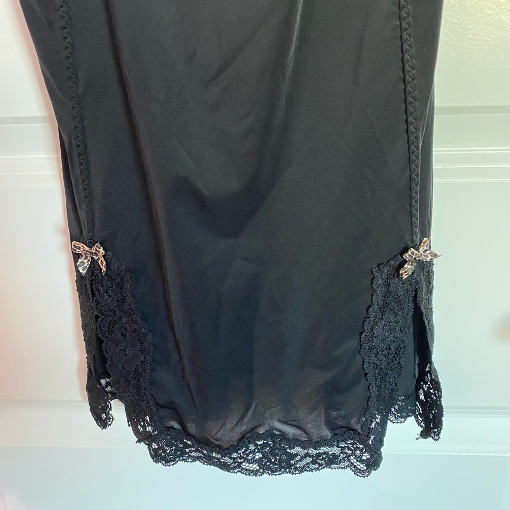 Cosmopolitan Slip - Picture 5 of 8